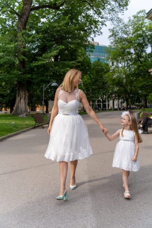 Официална детска рокля Вълшебство в бяло